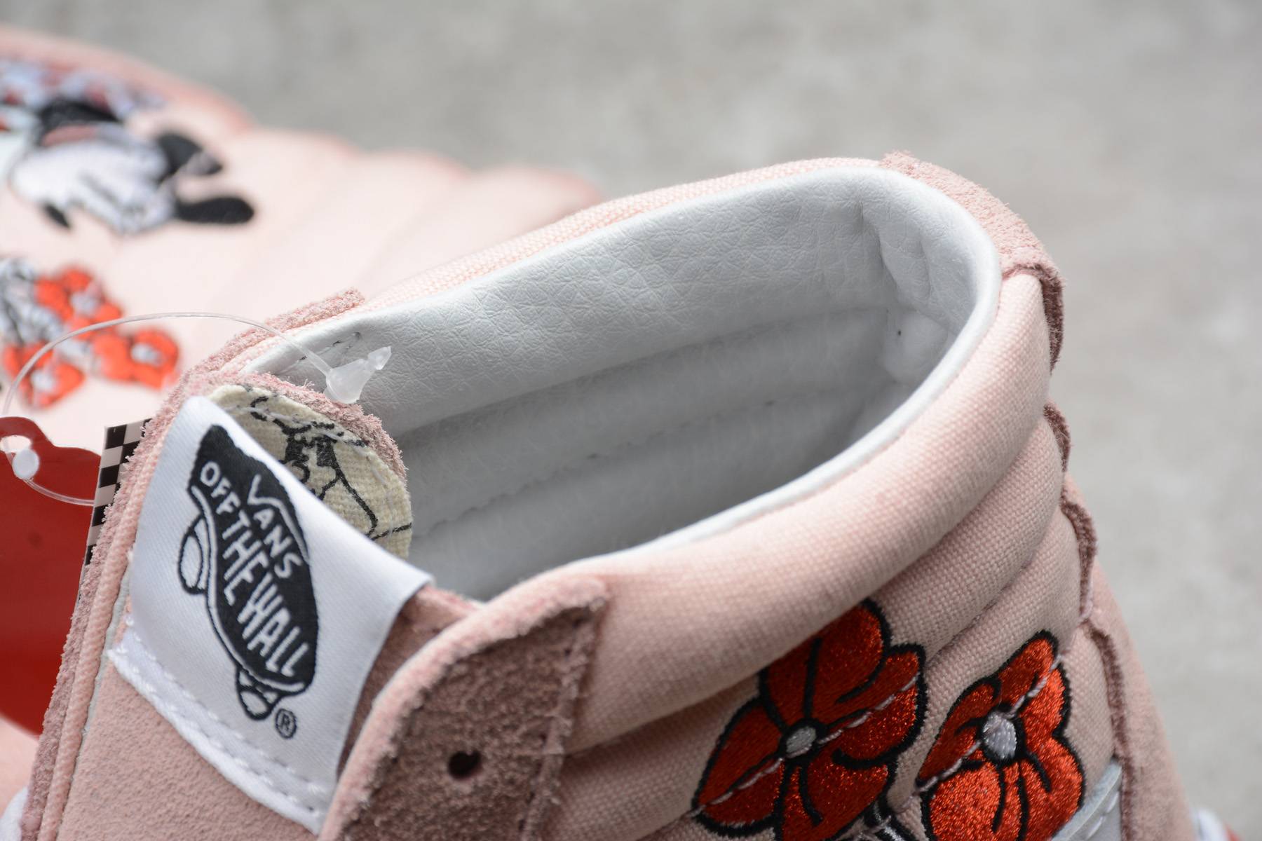 Vans-Sk8-Hi-Disney-Mickey-and-Minnie-10