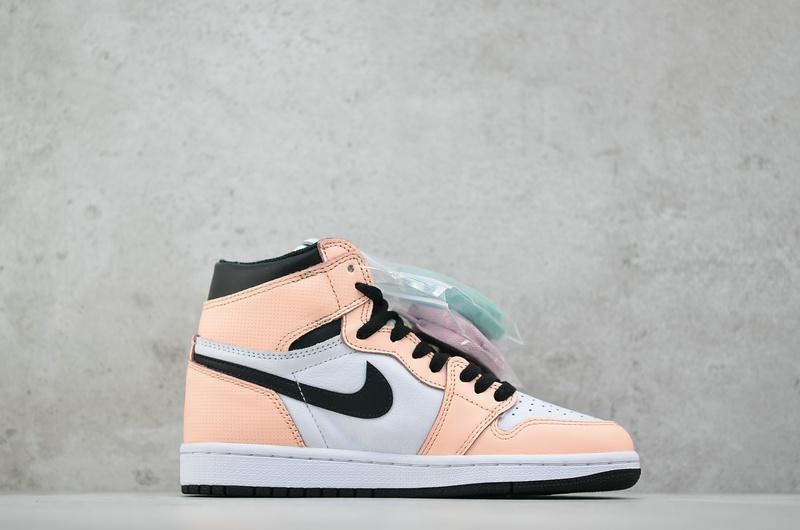 Кроссовки Wmns Air Jordan 1 Retro High Multi Color
