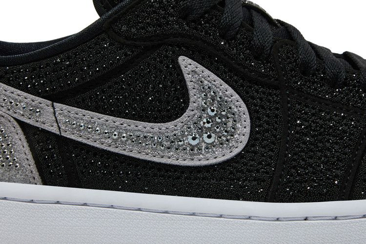 wmns-air-jordan-1-low-og-stealth-hm9208-001_09