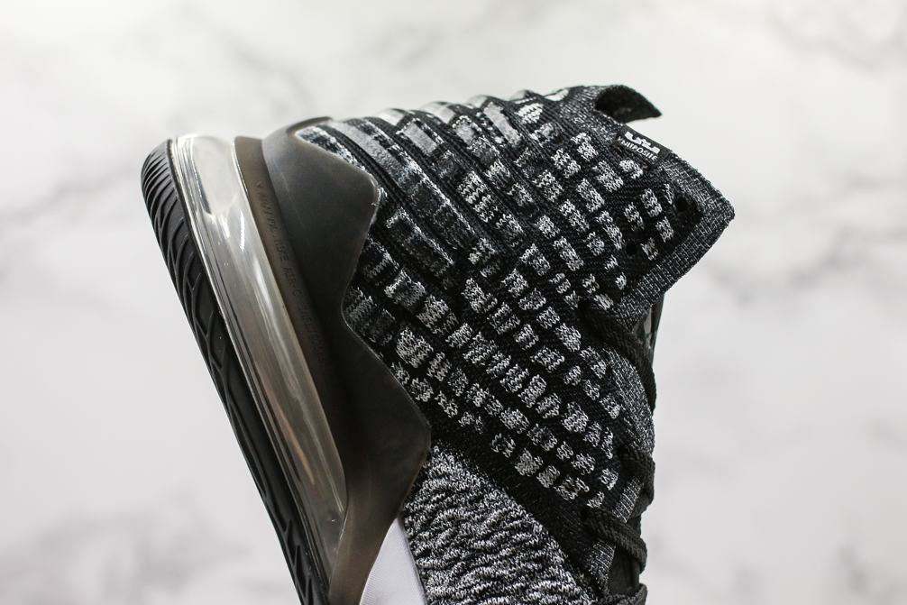 Кроссовки Nike LeBron 17 Black White