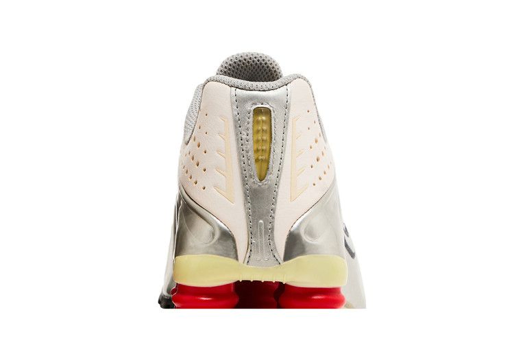Кроссовки Nike Shox R4 GS 'Comet Red' 2012
