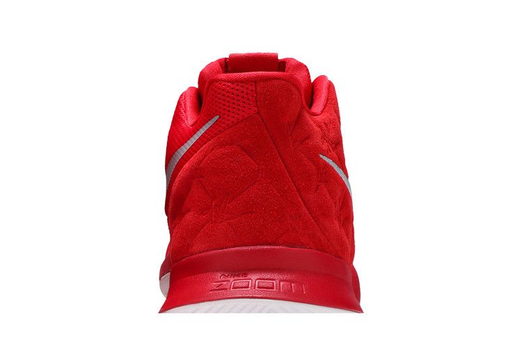 Кроссовки Nike Kyrie 3 'University Red'