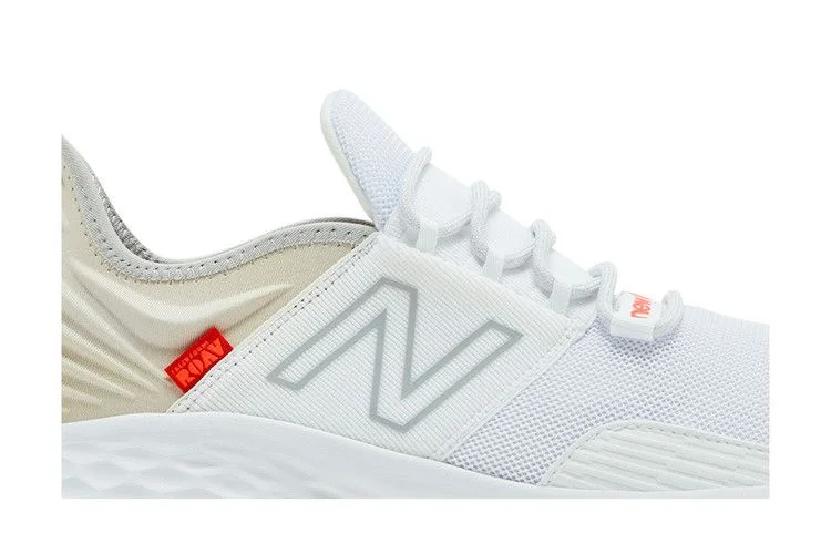 Krossovki-New-Balance-Fresh-Foam-Roav-White-Red-1