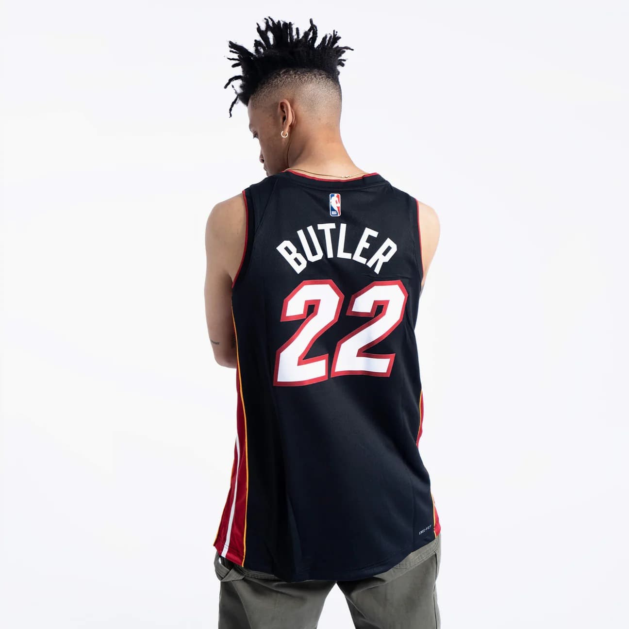 Баскетбольная джерси 2023-24 Miami Heat Jimmy Butler #22 Swingman Icon Edition Black Jersey