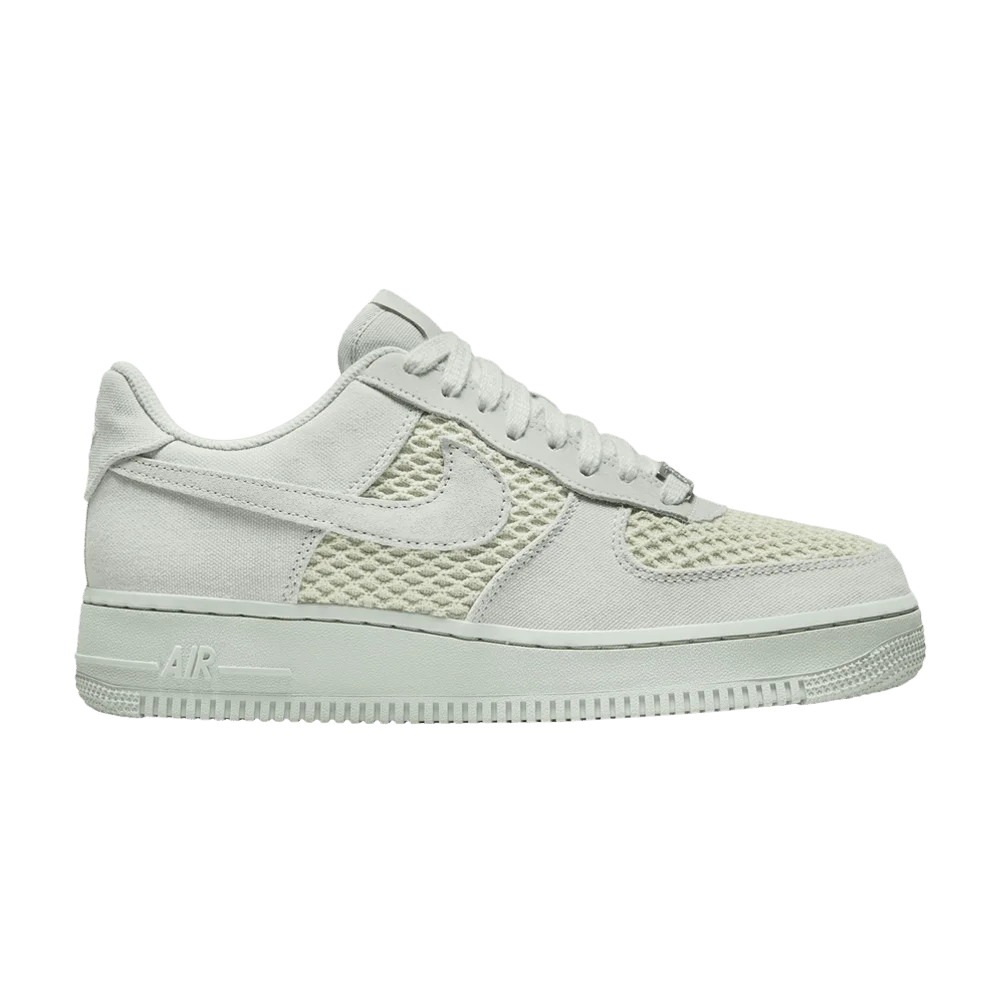 Krossovki-Nike-Wmns-Air-Force-1-07-Light-Silver