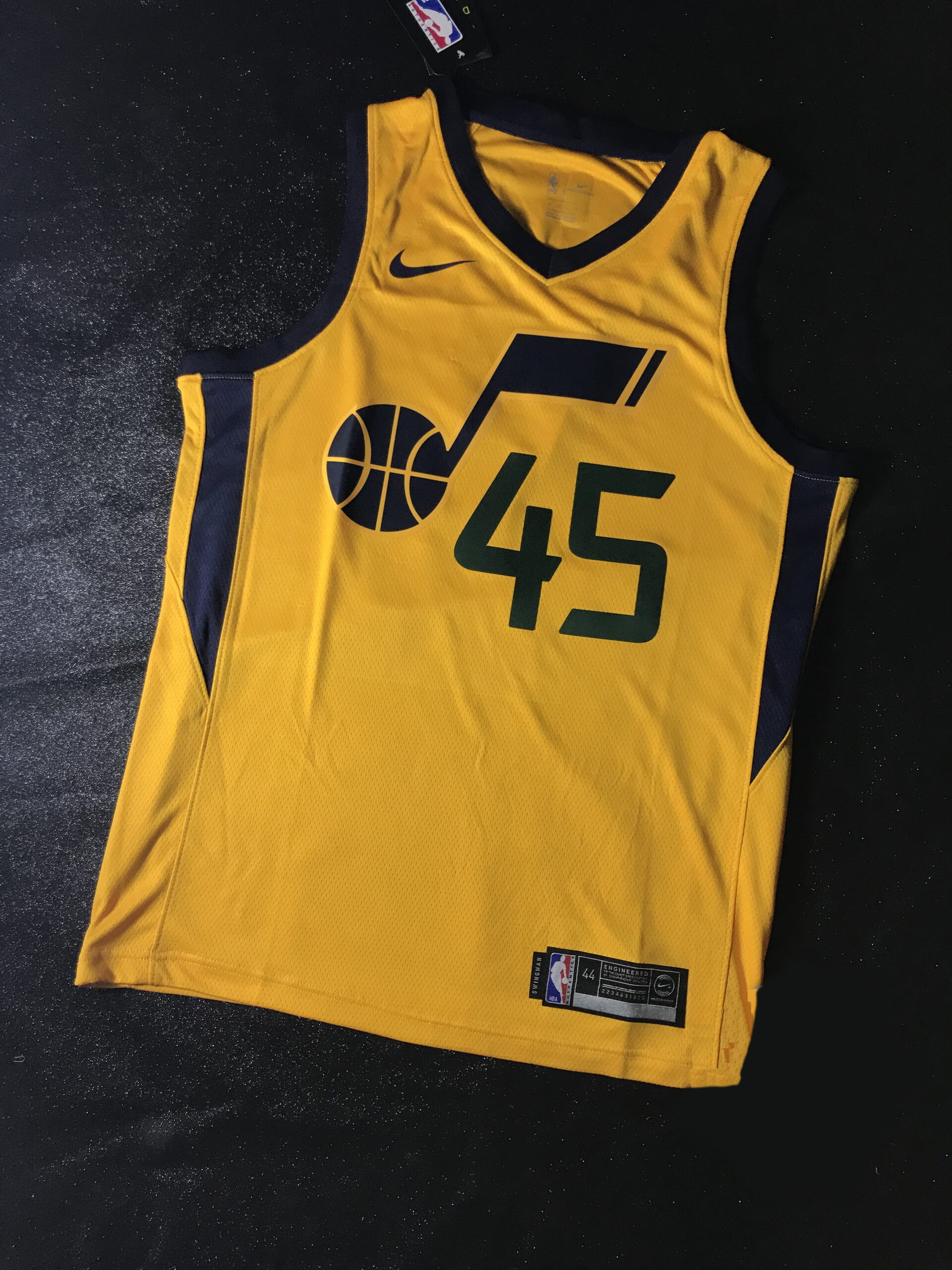 2017-18-Donovan-Mitchell-Utah-Jazz-45-Statement-Gold-1-scaled