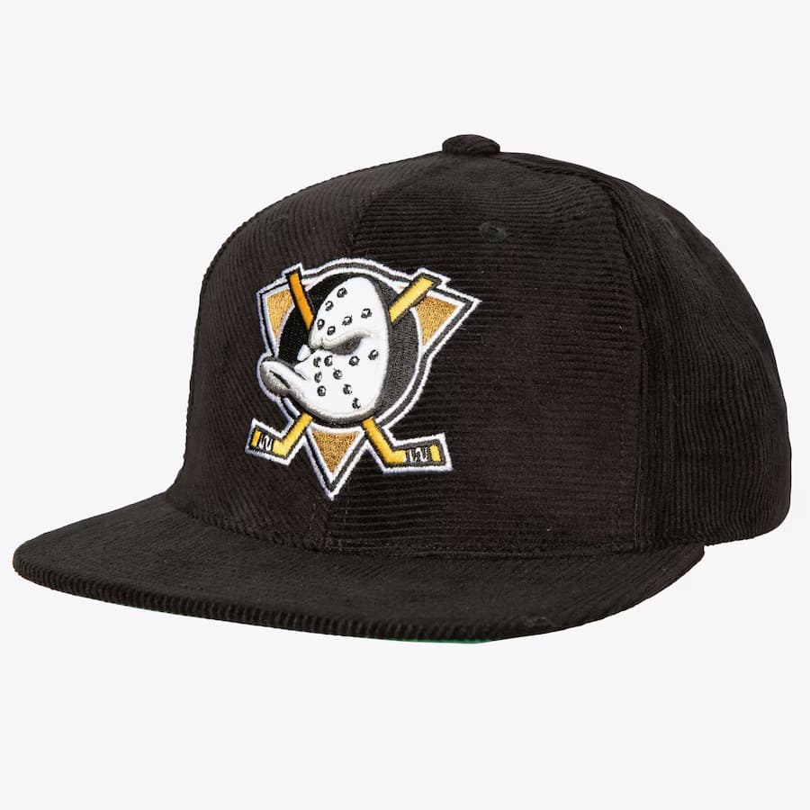 Бейсболка Mitchell & Ness Black Anaheim Ducks All Directions Corduroy Snapback Hat