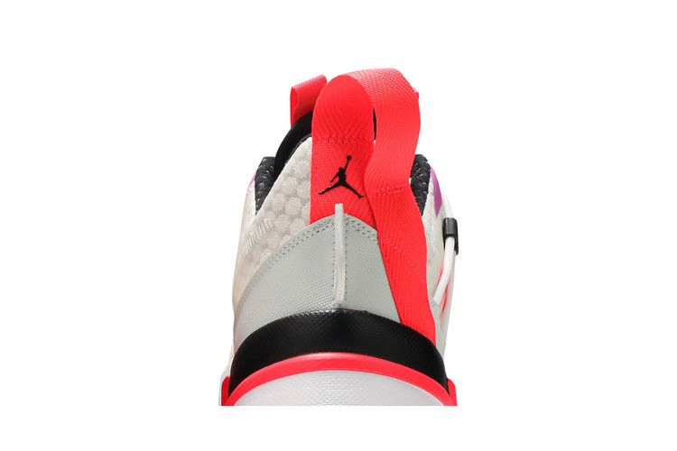 Кроссовки Air Jordan Why Not Zer0.3 SE 'Flash Crimson'