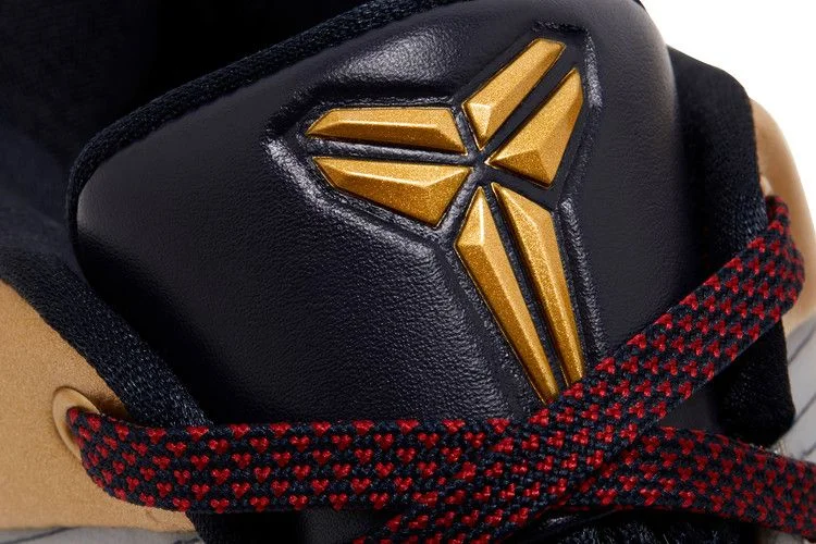 Krossovki-Nike-Zoom-Kobe-4-Protro-Gold-Medal-2024-8