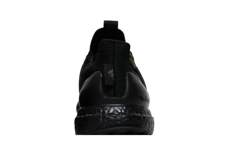 Кроссовки adidas UltraBoost DNA Mono 'Triple Black'