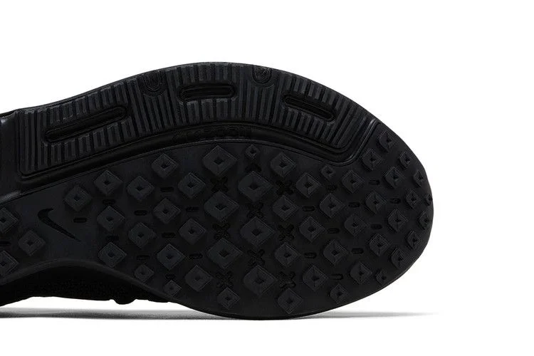 Krossovki-Nike-Zoom-Prevail-Black-4