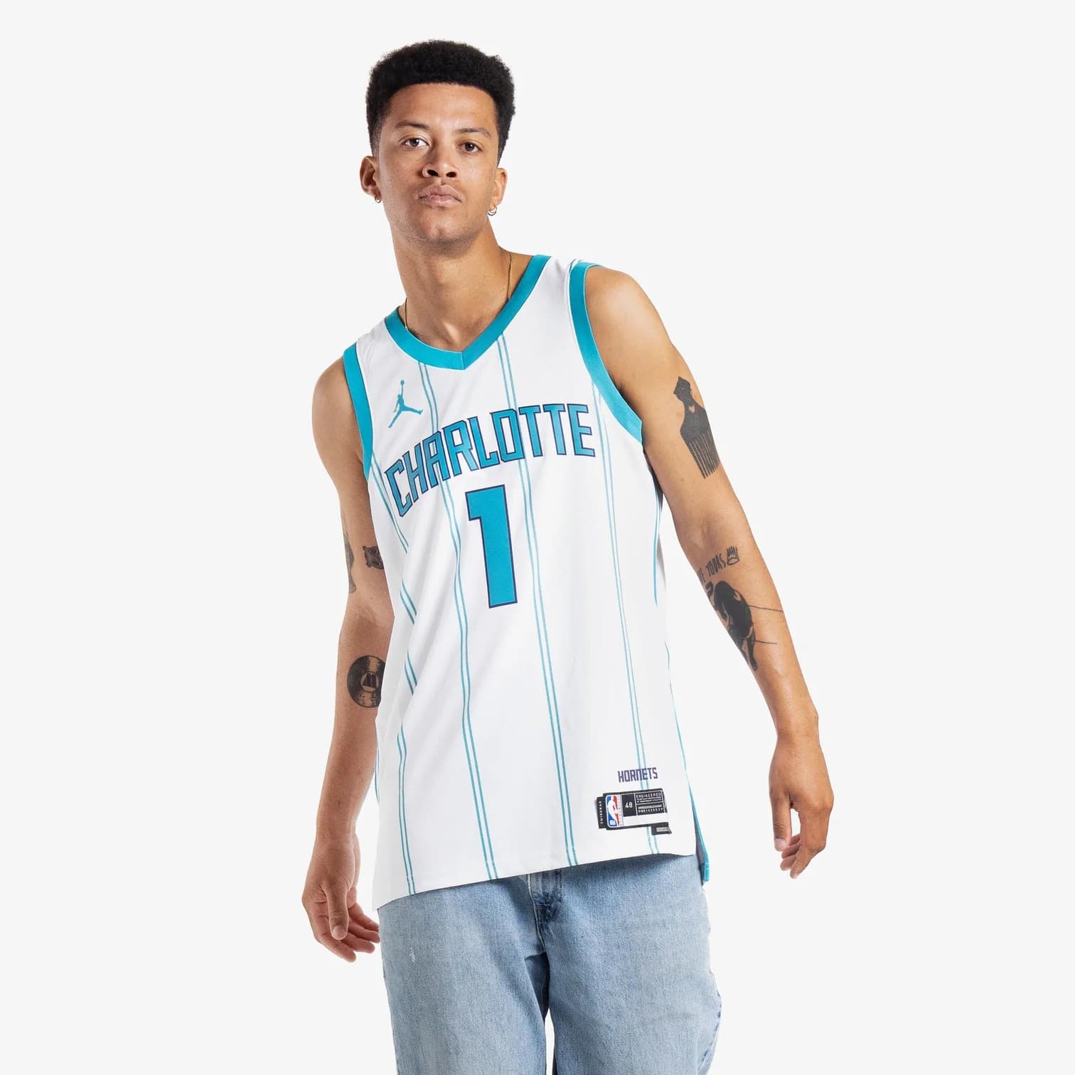 Баскетбольная джерси 2023-24 Charlotte Hornets LaMelo Ball #1 Swingman Association Edition White Jersey