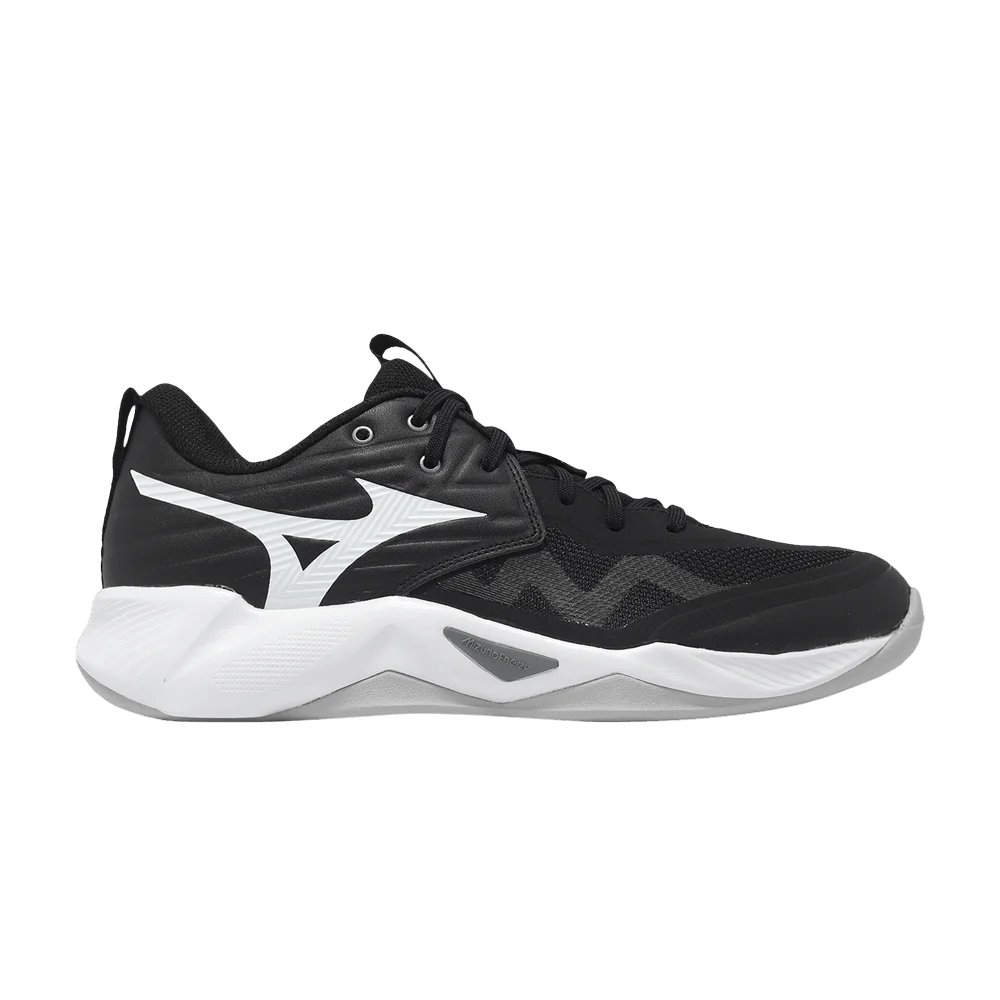 Krossovki-Mizuno-Wave-Momentum-Pro-Black-White