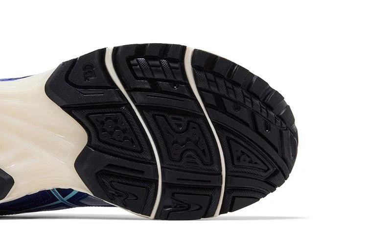 Кроссовки Marvel vs. Capcom x Kith x ASICS Gel Nimbus 10.1 'Double Box - Iron Man vs. Mega Man' With Comic Book