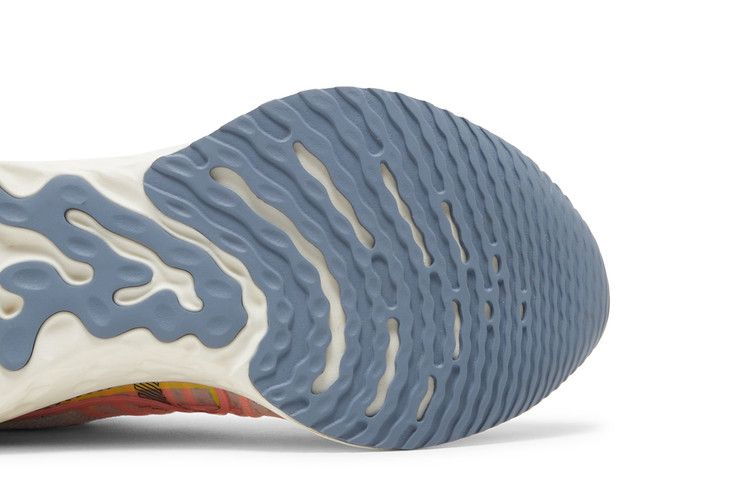 wmns-react-infinity-run-flyknit-2-premium-pink-foam-blue-tint-dh2497-600_04