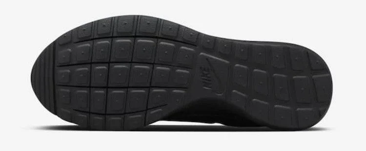 Krossovki-DSM-x-NikeLab-Roshe-Daybreak-Triple-Black-3