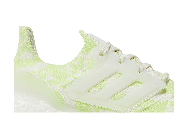 wmns-ultraboost-22-almost-lime-gx6302_01