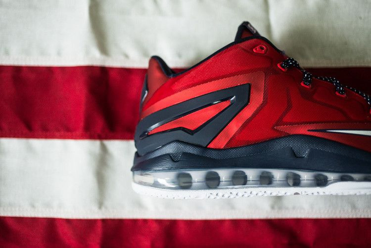 Кроссовки Nike Max LeBron 11 Low 'Independence Day'