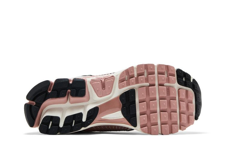 wmns-air-zoom-vomero-5-particle-pink-hf1877-102_03