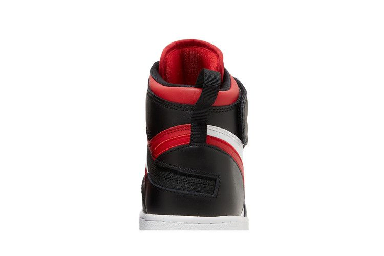Кроссовки Air Jordan 1 High FlyEase GS 'Bred Toe'