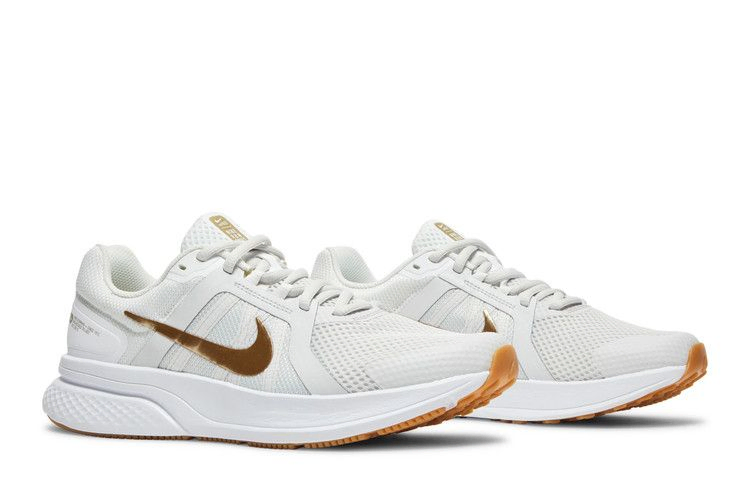 wmns-run-swift-2-platinum-metallic-gold-cu3528-010_07