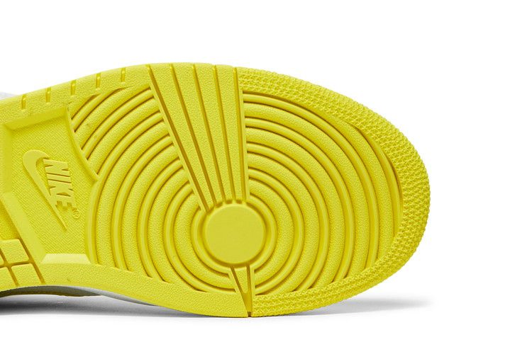 Кроссовки Wmns Air Jordan 1 Mid SE 'Voltage Yellow'