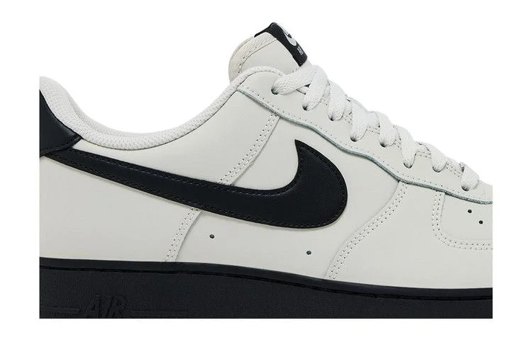 Кроссовки Nike Air Force 1 '07 'Light Bone Black'