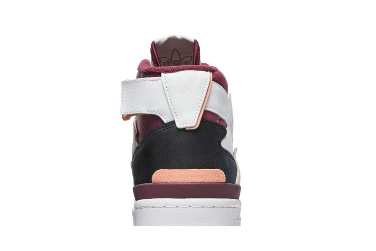 forum-exhibit-mid-white-victory-crimson-h01920_06