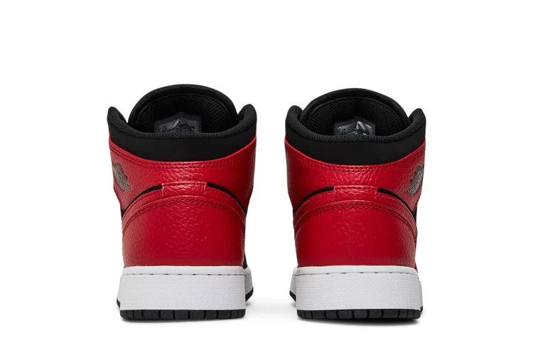 Krossovki-Air-Jordan-1-Mid-GS-Black-Gym-Red-5