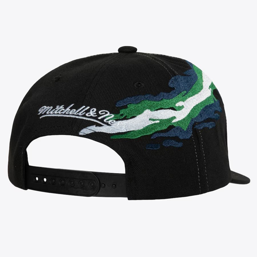 Бейсболка Mitchell & Ness Black Hartford Whalers Vintage Paintbrush Snapback Hat