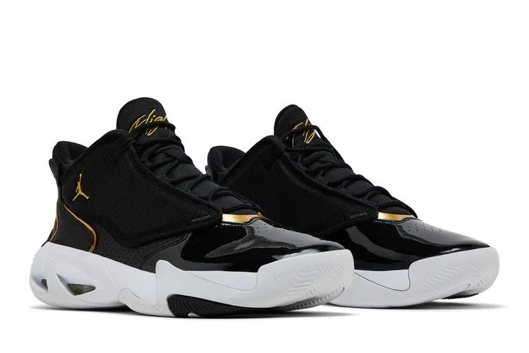 Krossovki-Air-Jordan-Max-Aura-4-Black-Metallic-Gold-7