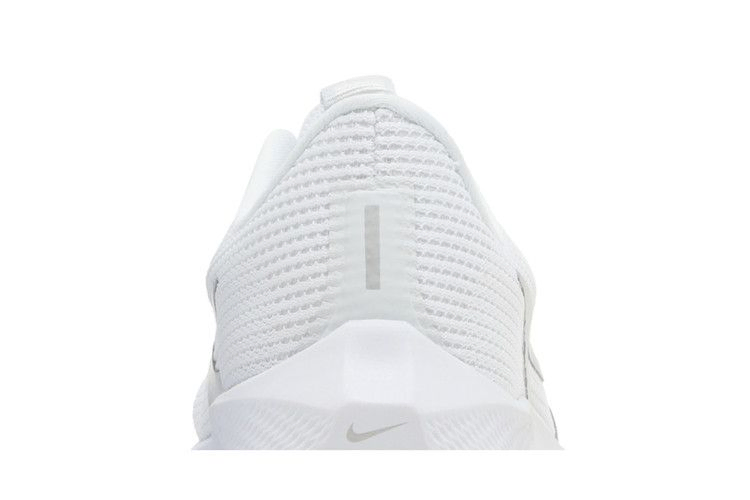 wmns-air-zoom-pegasus-40-white-metallic-silver-dv3854-101_06