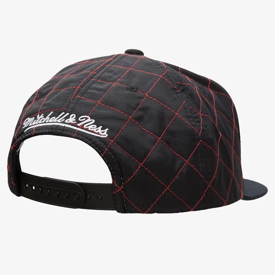 Бейсболка Mitchell & Ness Black Kansas City Chiefs Quilted Taslan Snapback Hat