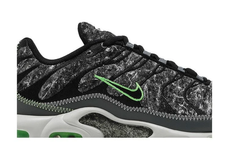Кроссовки Nike Air Max Plus Essential 'Crater - Electric Green'