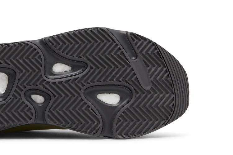 Кроссовки adidas Men's Yeezy Boost 700 MNVN 'Resin'
