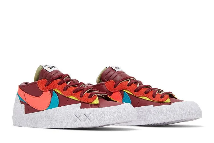 Krossovki-KAWS-x-sacai-x-Nike-Blazer-Low-Team-Red-7