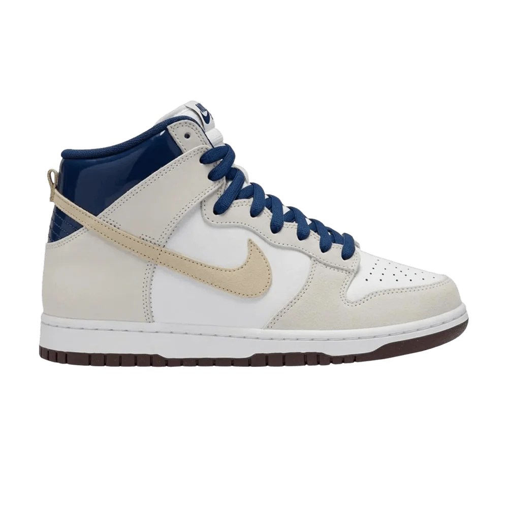 Krossovki-Beyond-x-Nike-SB-Dunk-High-White-Ivory-Sand-Dune