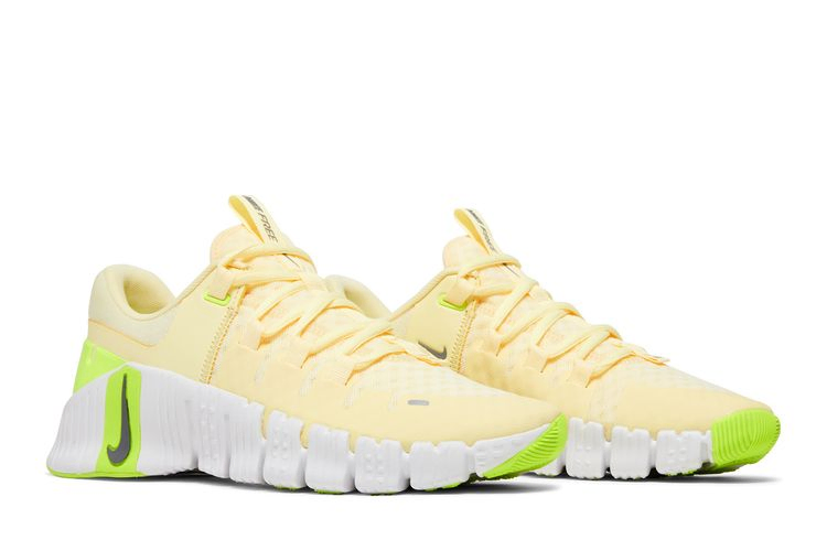 wmns-free-metcon-5-citron-tint-volt-dv3950-800_07