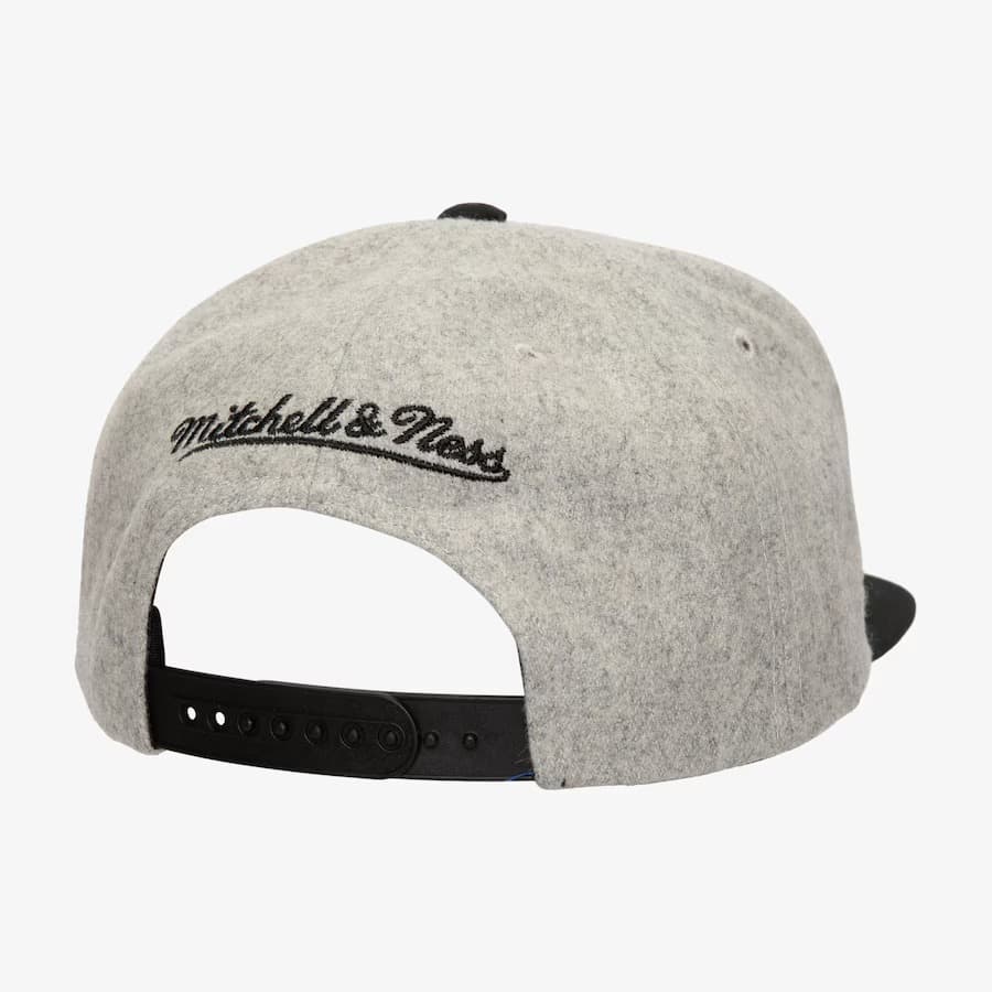 Бейсболка Mitchell & Ness Gray Anaheim Ducks Tailsweep 2.0 Melton Snapback Hat