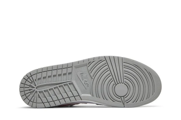 Кроссовки Air Jordan 1 Low SE 'Light Smoke Grey Gym Red'