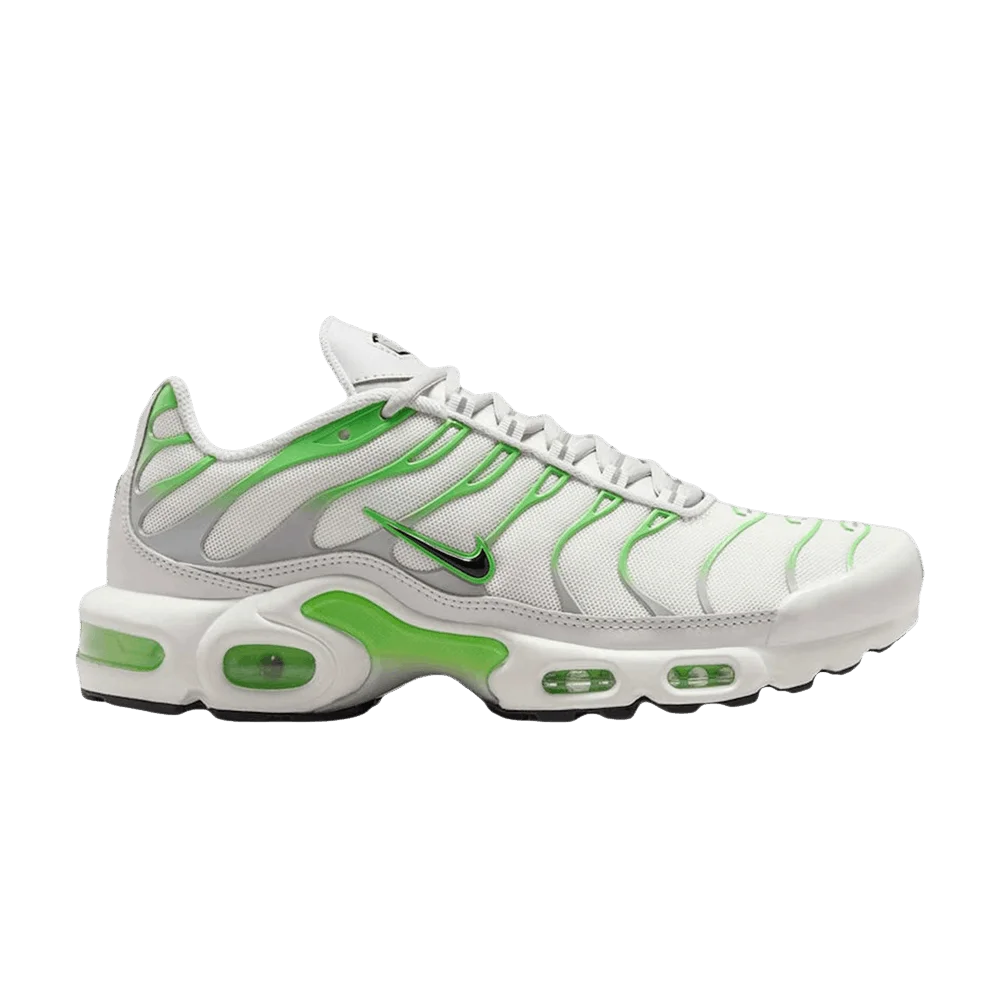 Krossovki-Nike-Air-Max-Plus-Photon-Dust-Green-Strike