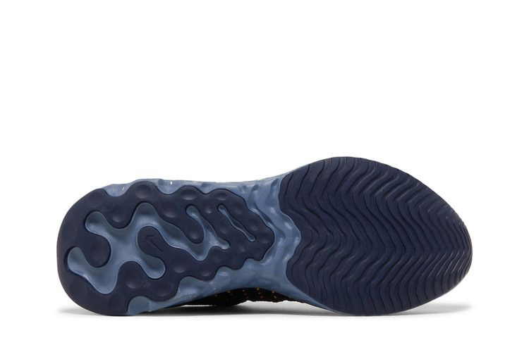 react-phantom-run-flyknit-2-black-hyper-royal-dz4849-001_03