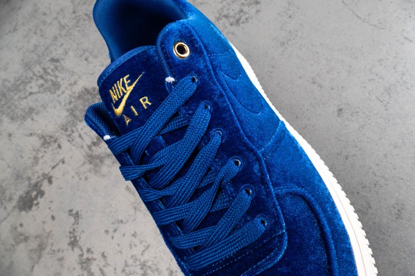 Кроссовки Nike Air Force 1 Low '07 Premium 'Blue Velour'