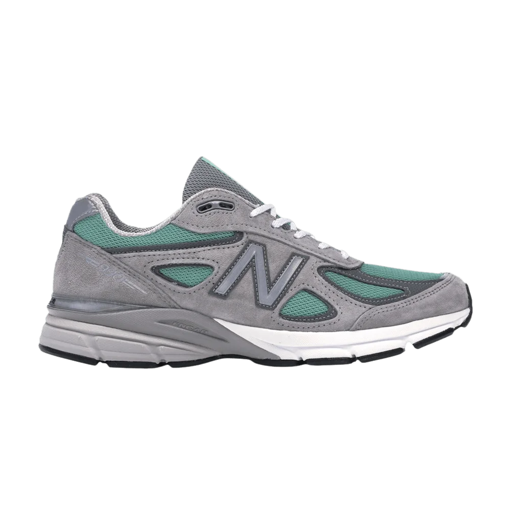 Krossovki-Foot-Locker-x-Distinct-Life-x-New-Balance-990v4-Made-In-USA-Detroit-The-Isle