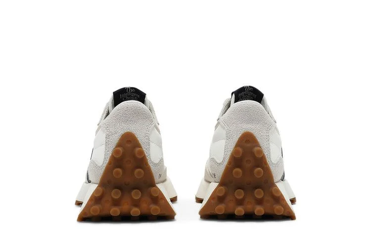 Krossovki-New-Balance-Wmns-327-Moonbeam-Outerspace-5
