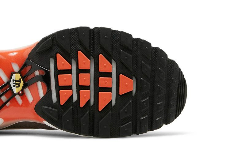 air-max-plus-first-use-db0681-200_04