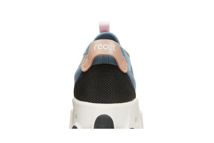 Кроссовки Nike Wmns React Art3mis 'Blue Arctic Pink'