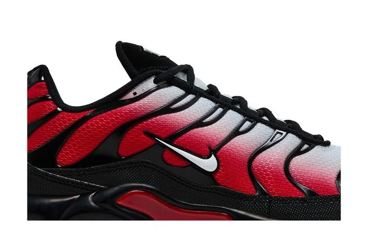 Krossovki-Nike-Air-Max-Plus-Pure-Platinum-University-Red-1