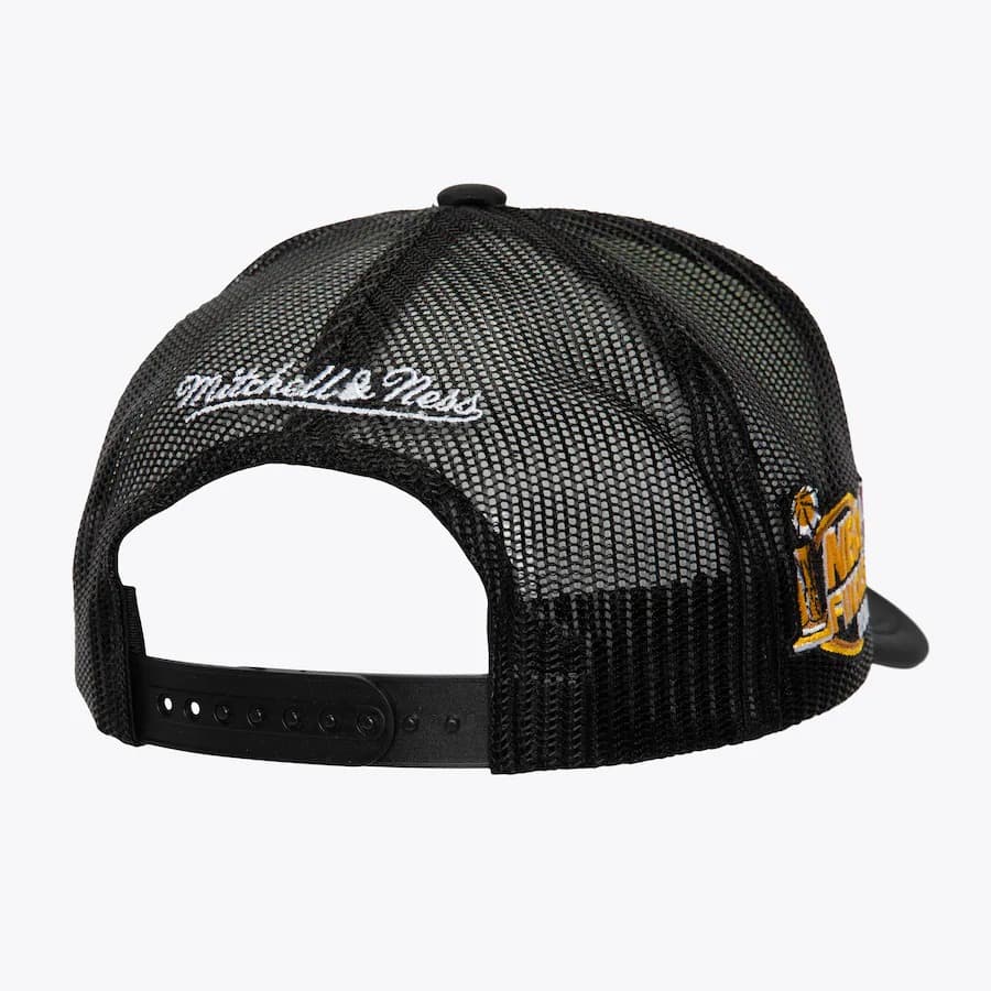 Бейсболка Mitchell & Ness White Philadelphia 76ers Hardwood Classics Champions Trucker Snapback Hat