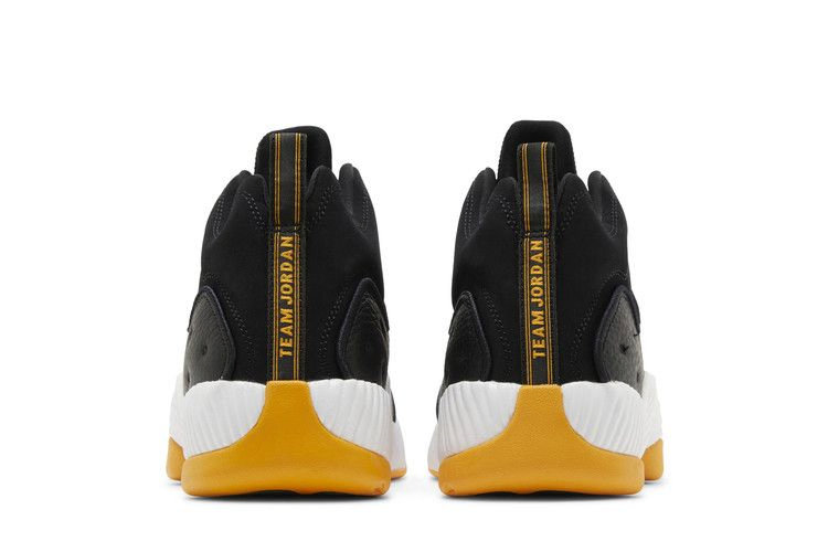 jordan-jumpman-team-2-black-taxi-819175-071_05